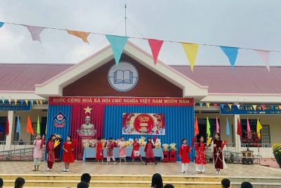 LIÊN ĐỘI TỔ CHỨC CHƯƠNG TRÌNH XUÂN TÌNH NGUYỆN TẶNG QUÀ TẾT CHO HỌC SINH NGHÈO NĂM 2024 LIÊN ĐỘI TỔ CHỨC CHƯƠNG TRÌNH XUÂN TÌNH NGUYỆN TẶNG QUÀ TẾT CHO HỌC SINH NGHÈO NĂM 2024